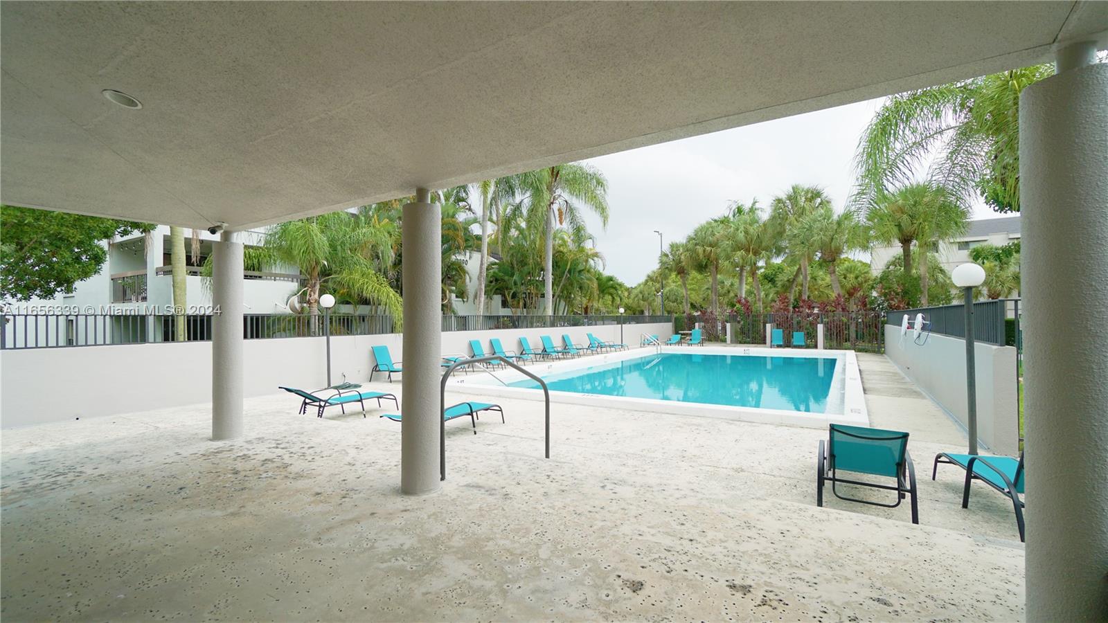 CALUSA CLUB VIL CONDO BLD - Residential
