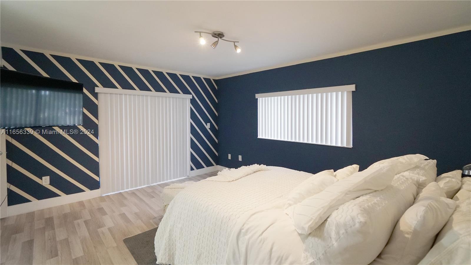 CALUSA CLUB VIL CONDO BLD - Residential