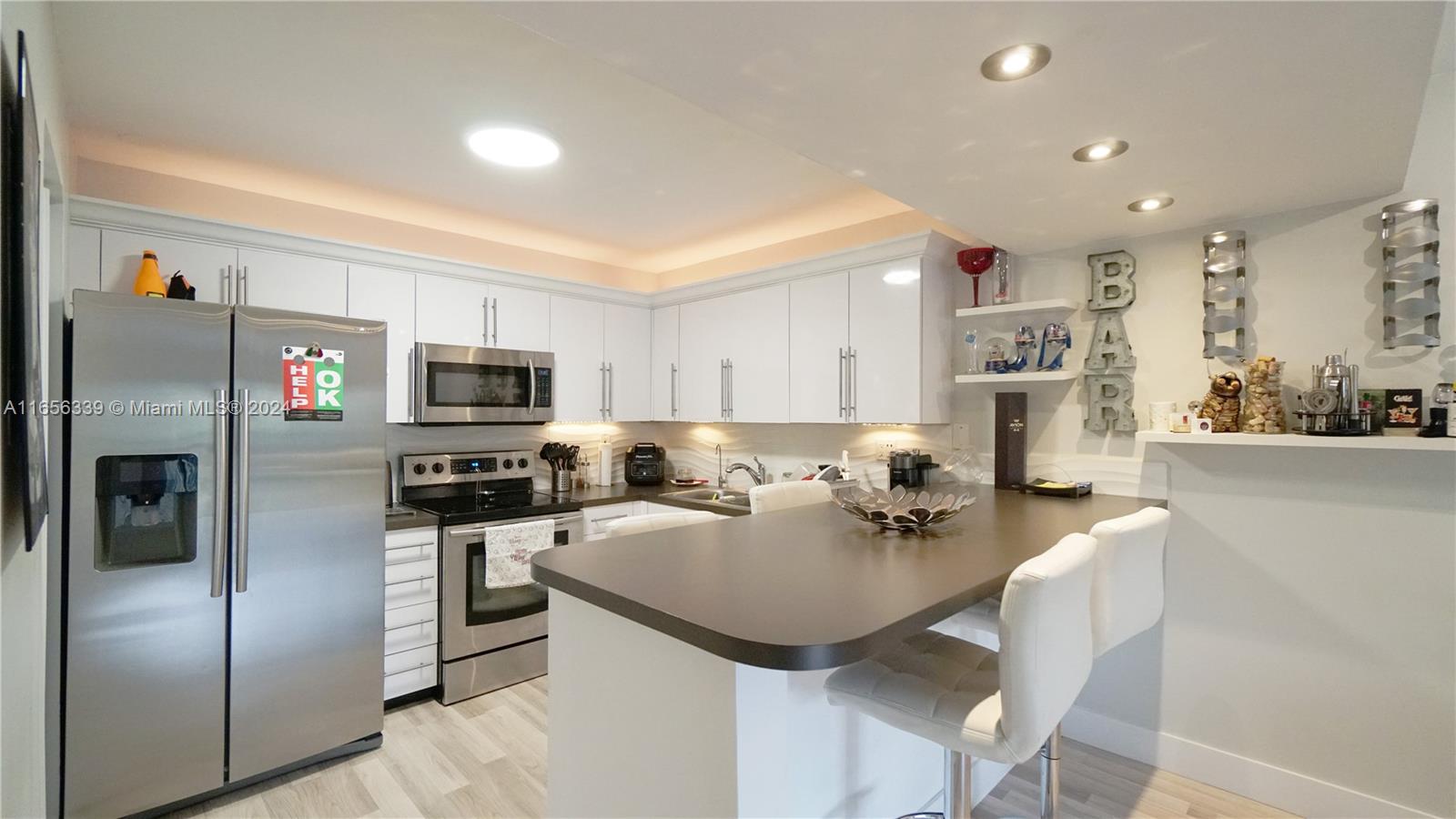 CALUSA CLUB VIL CONDO BLD - Residential