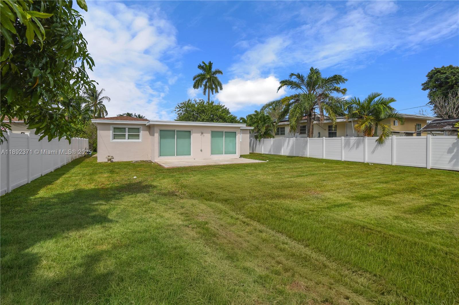 BISCAYNE COURT - Residential Lease