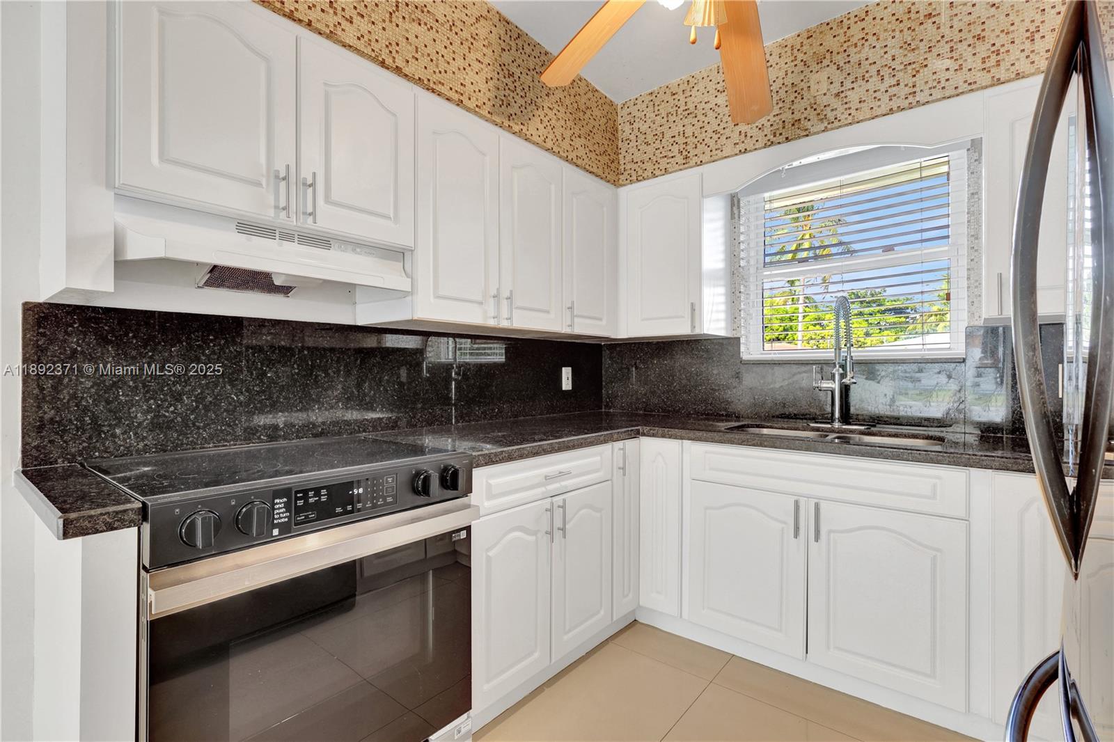 BISCAYNE COURT - Residential Lease