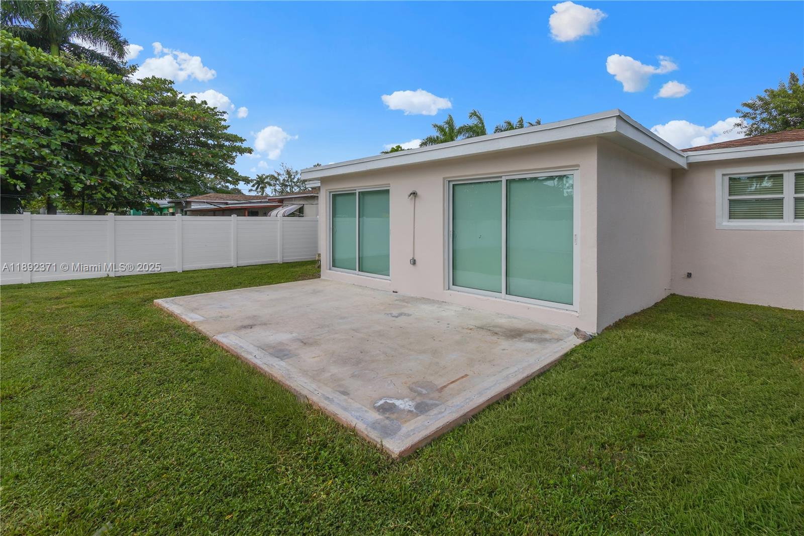 BISCAYNE COURT - Residential Lease