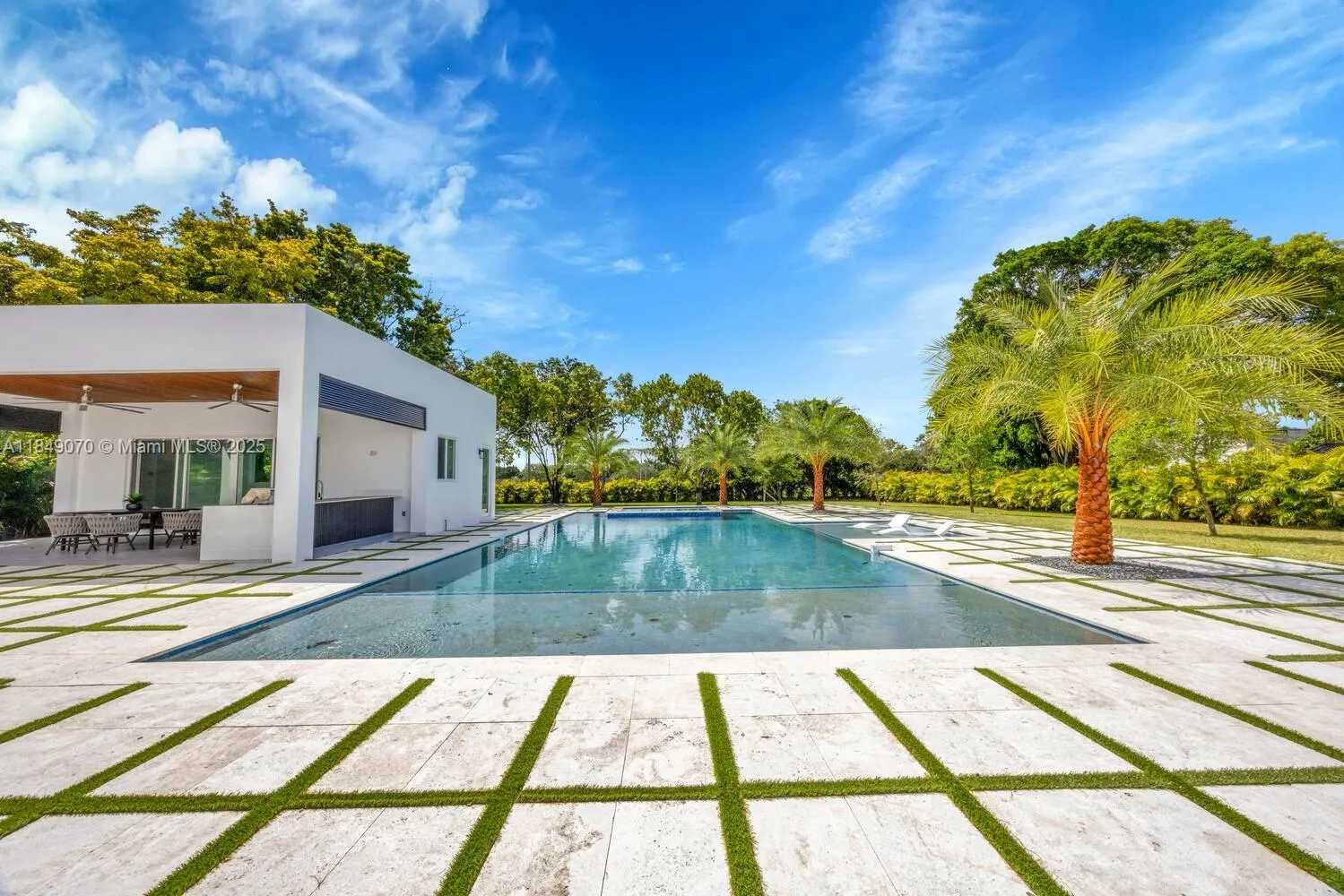 Miami, Florida 33176, United States, 4 Bedrooms Bedrooms, ,5 BathroomsBathrooms,Residential,Active,180899