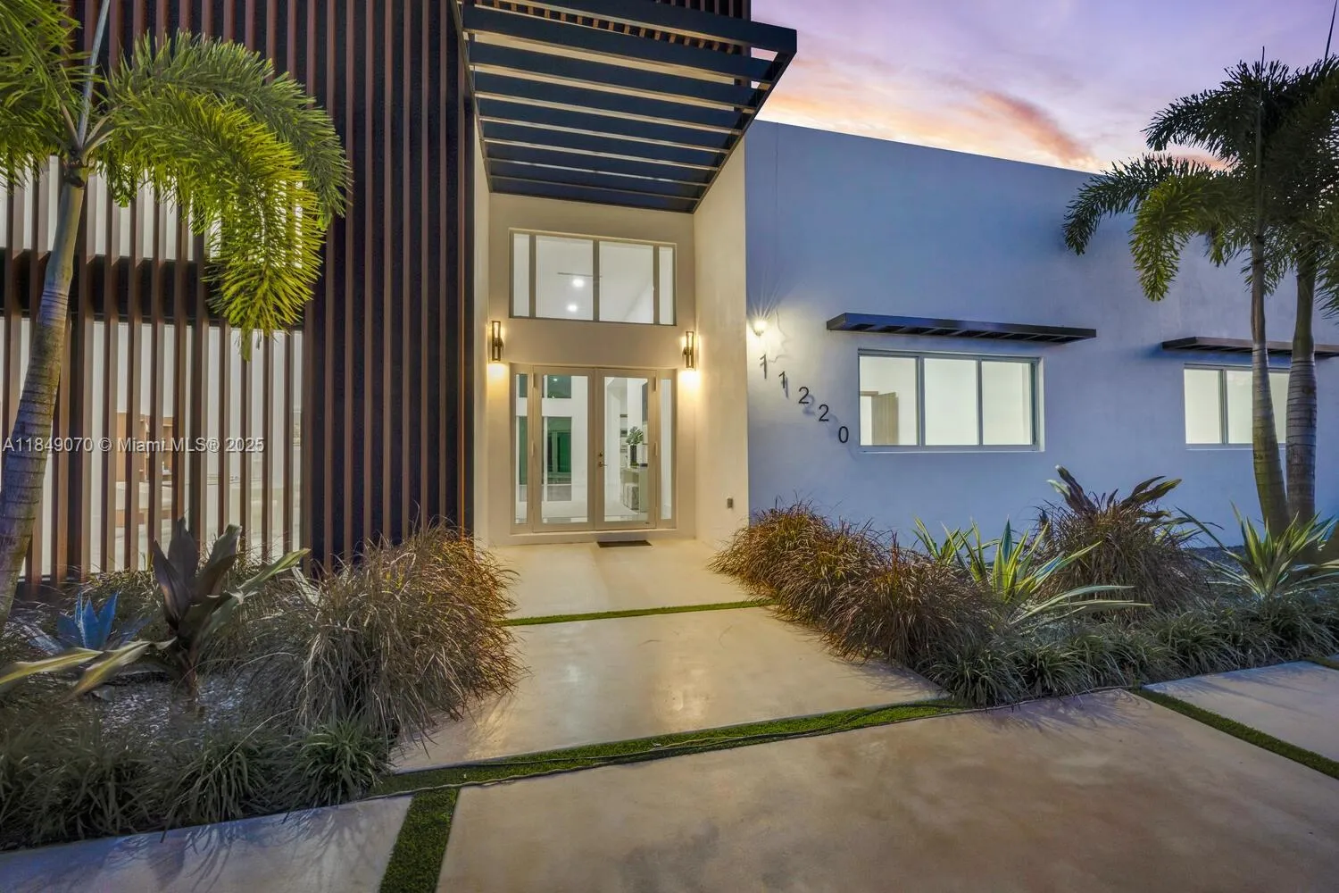 Miami, Florida 33176, United States, 4 Bedrooms Bedrooms, ,5 BathroomsBathrooms,Residential,Active,180899