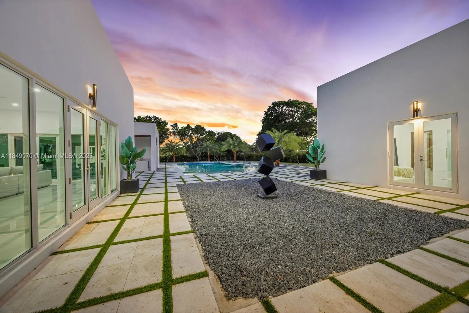 Miami, Florida 33176, United States, 4 Bedrooms Bedrooms, ,5 BathroomsBathrooms,Residential,Active,180899