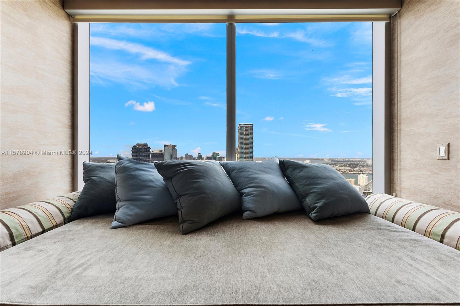 MILLENNIUM TOWER RESIDENCE - Residential