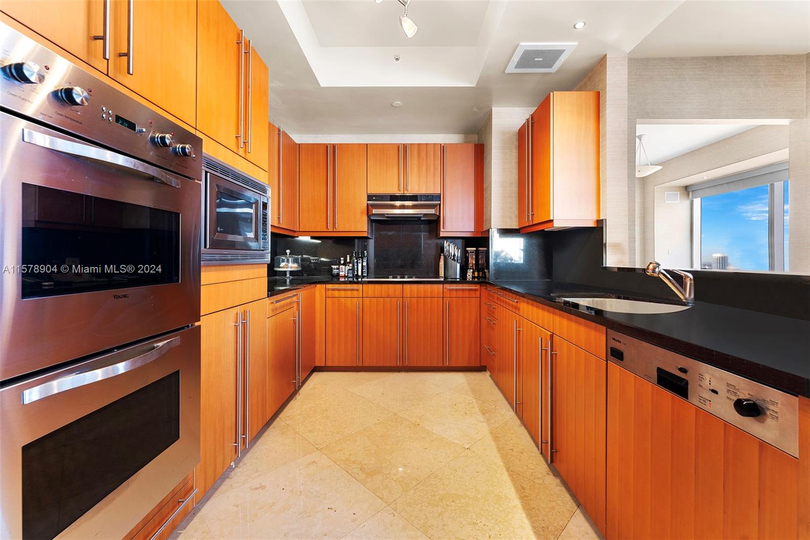 MILLENNIUM TOWER RESIDENCE - Residential