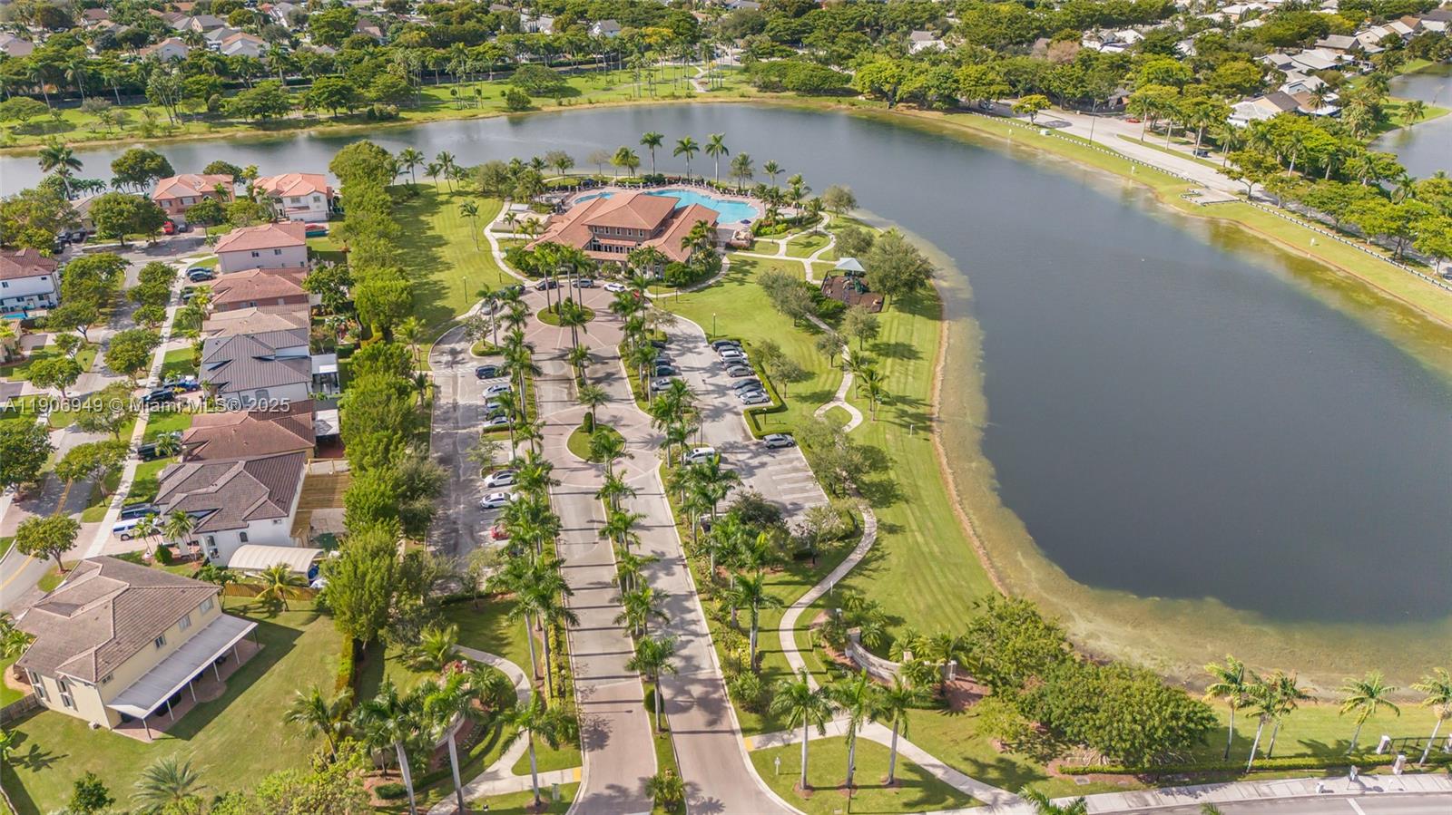 THE SHORES CONDO NO 2 - Residential