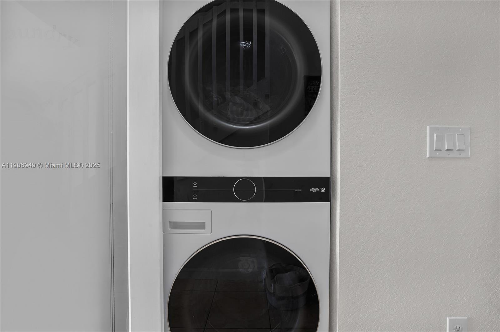 THE SHORES CONDO NO 2 - Residential