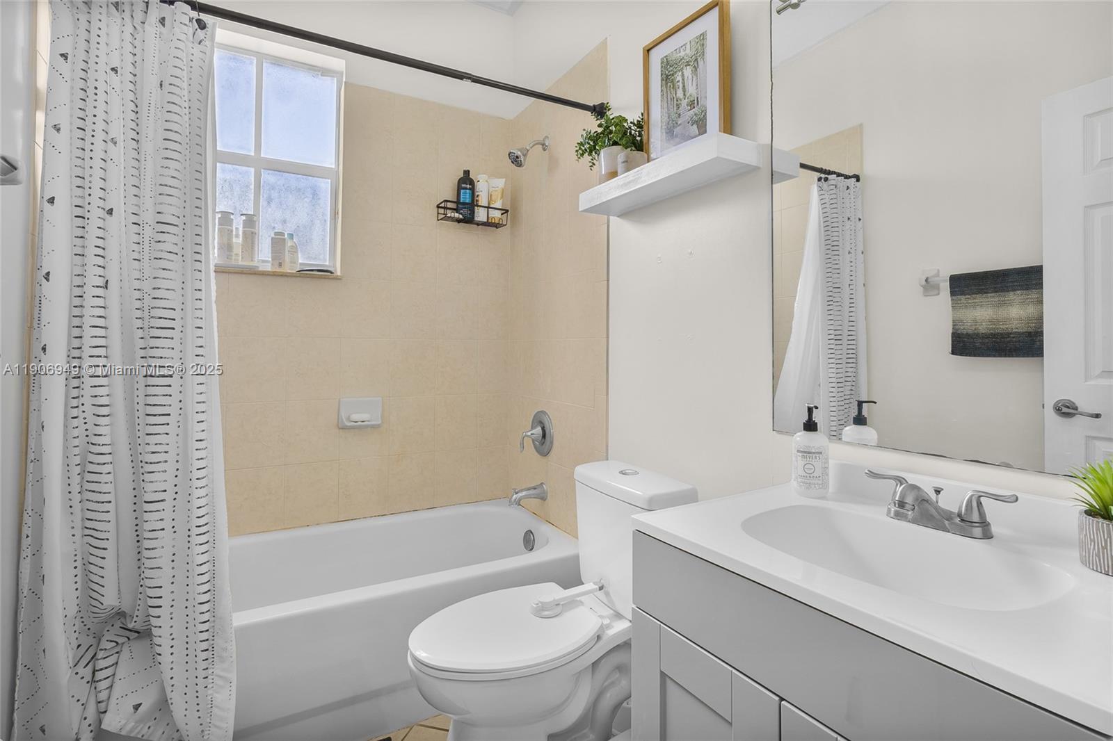 THE SHORES CONDO NO 2 - Residential