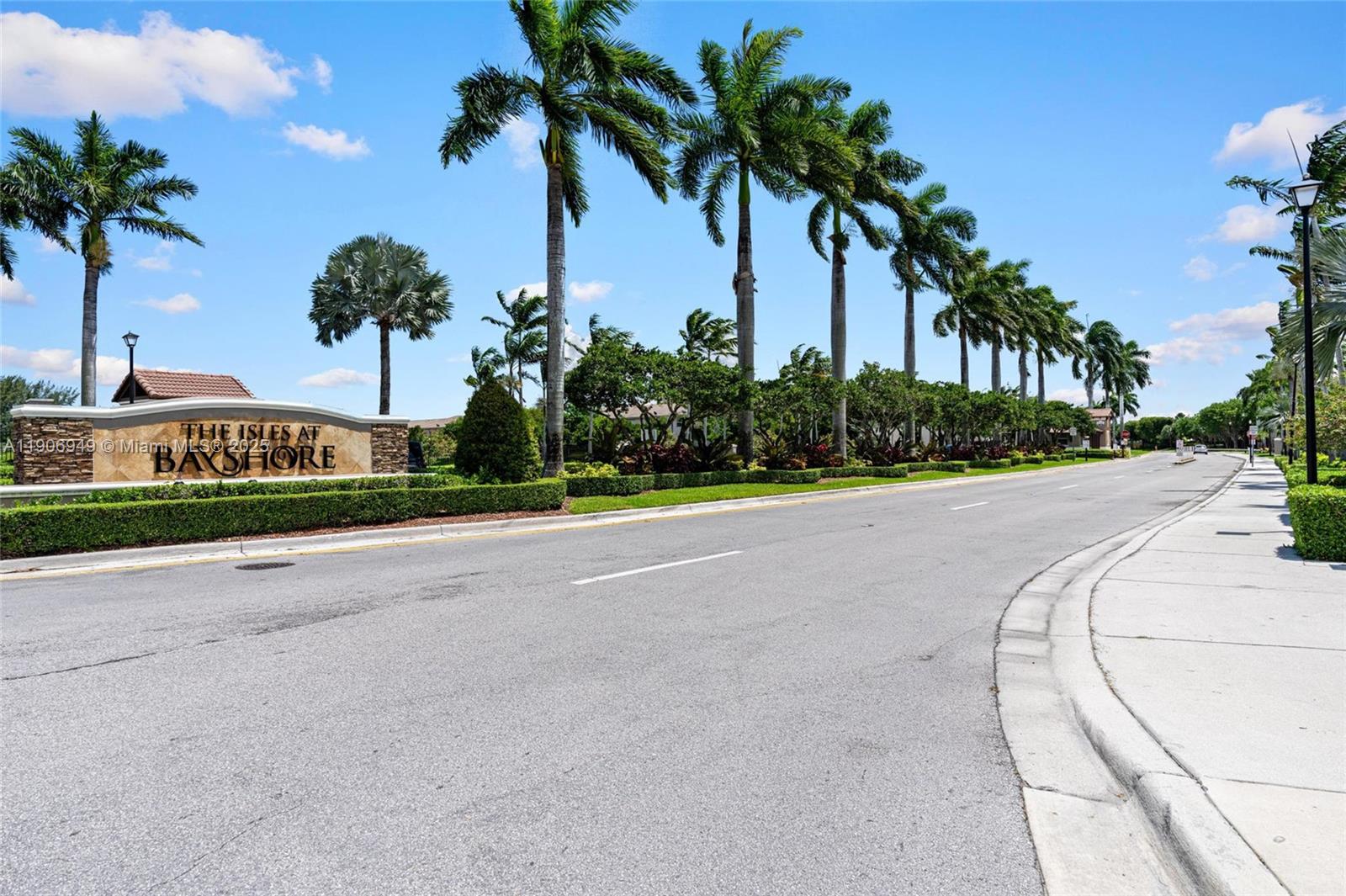 THE SHORES CONDO NO 2 - Residential