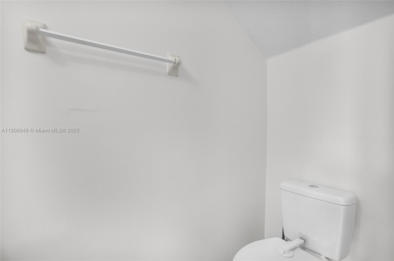 THE SHORES CONDO NO 2 - Residential