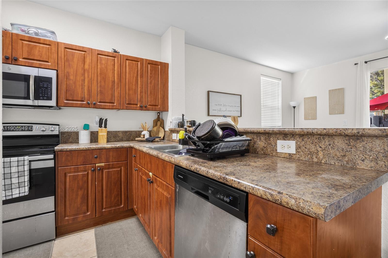 THE SHORES CONDO NO 2 - Residential