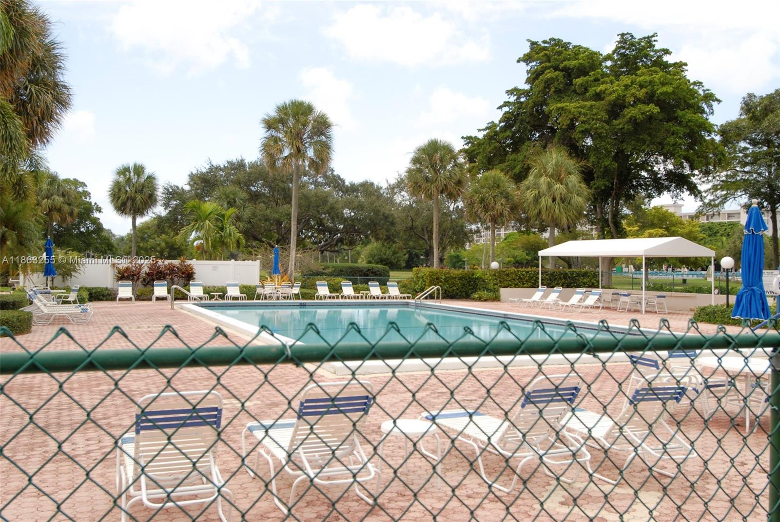 NO 60 PALM-AIRE COUNTRY C - Residential