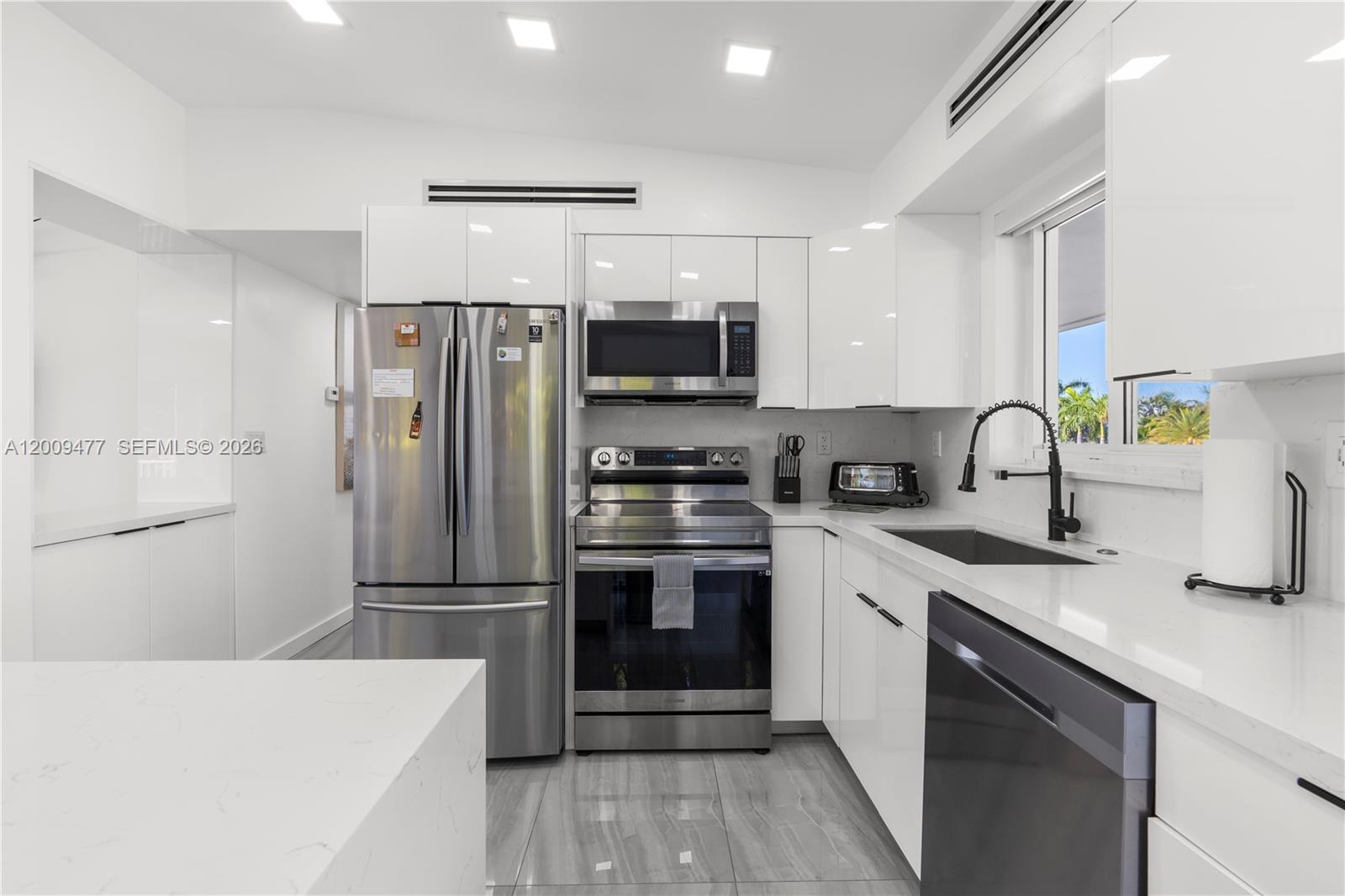 PLANTATION SHORES REV - Residential
