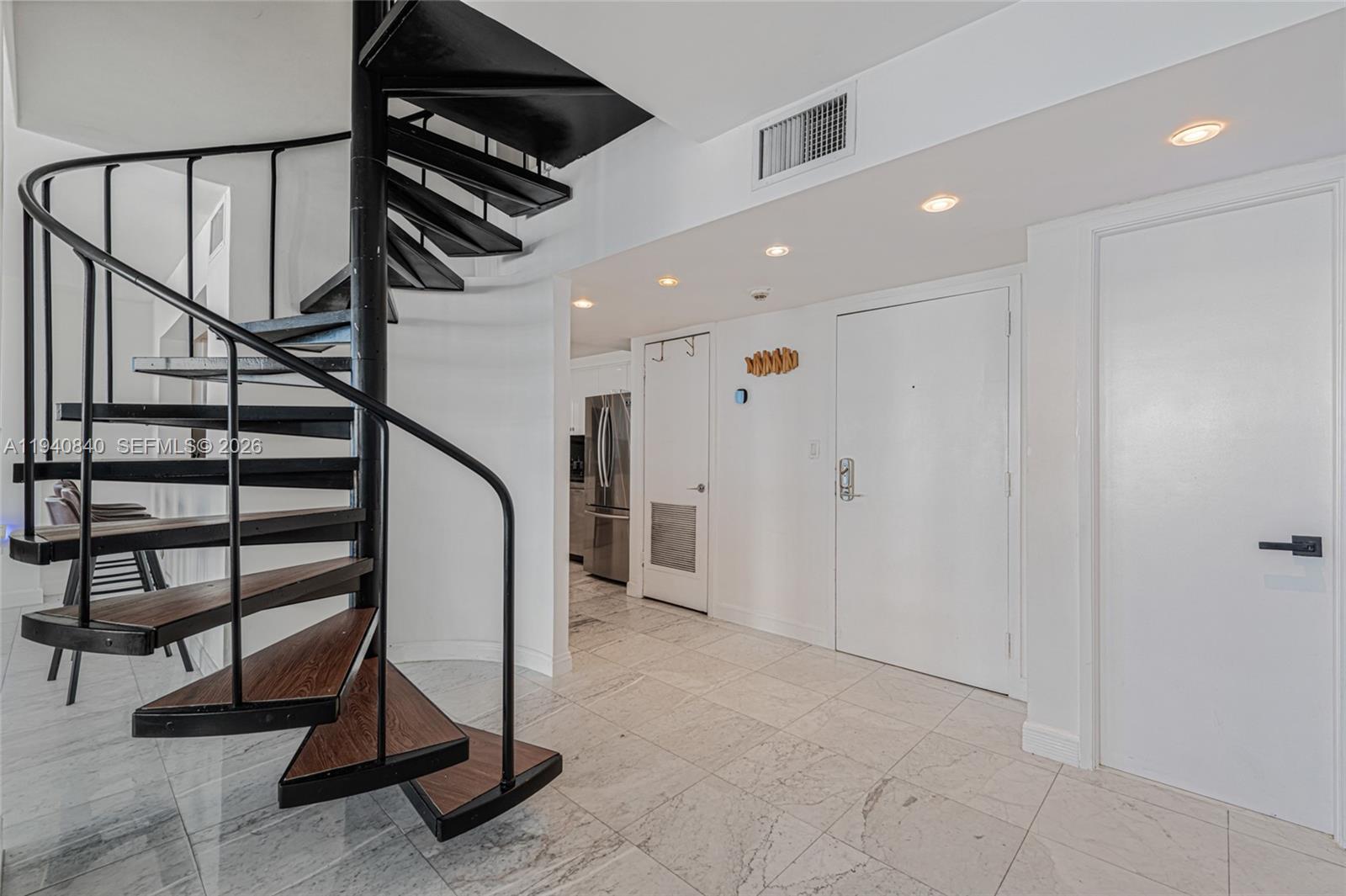 CHARTER CLUB CONDO - Residential Lease