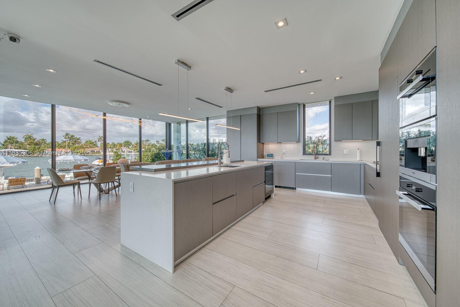 TREASURE ISLAND - Residential