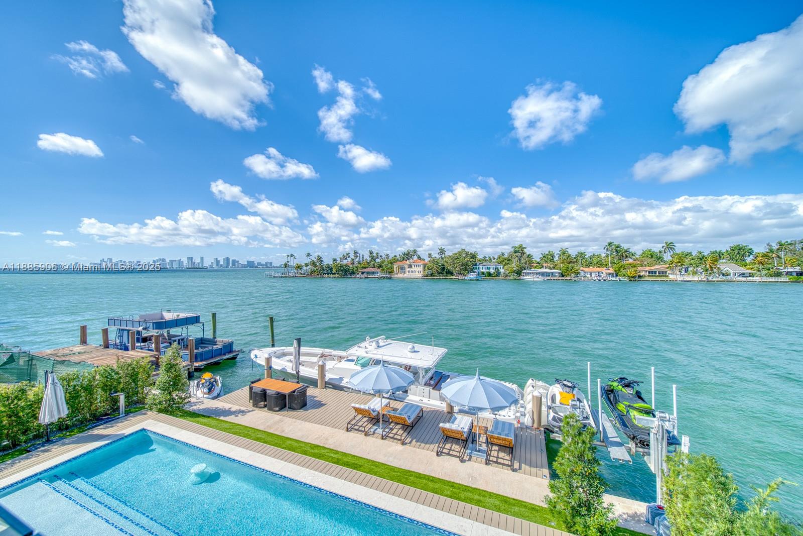 TREASURE ISLAND - Residential