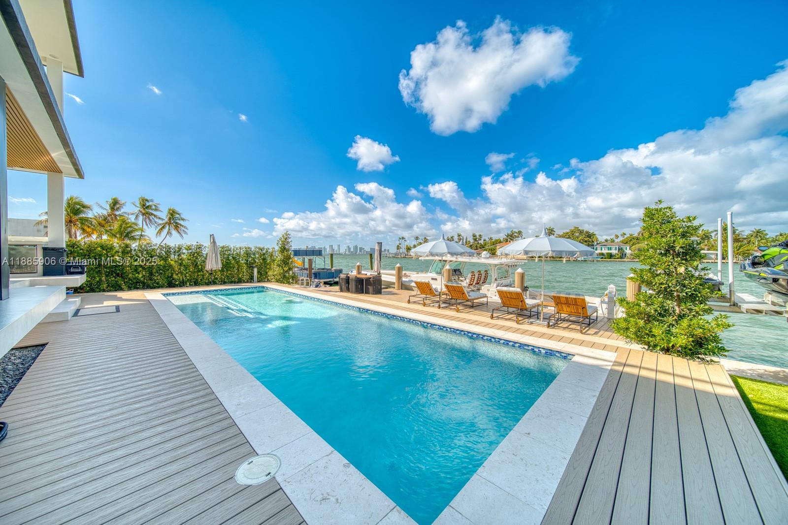 TREASURE ISLAND - Residential