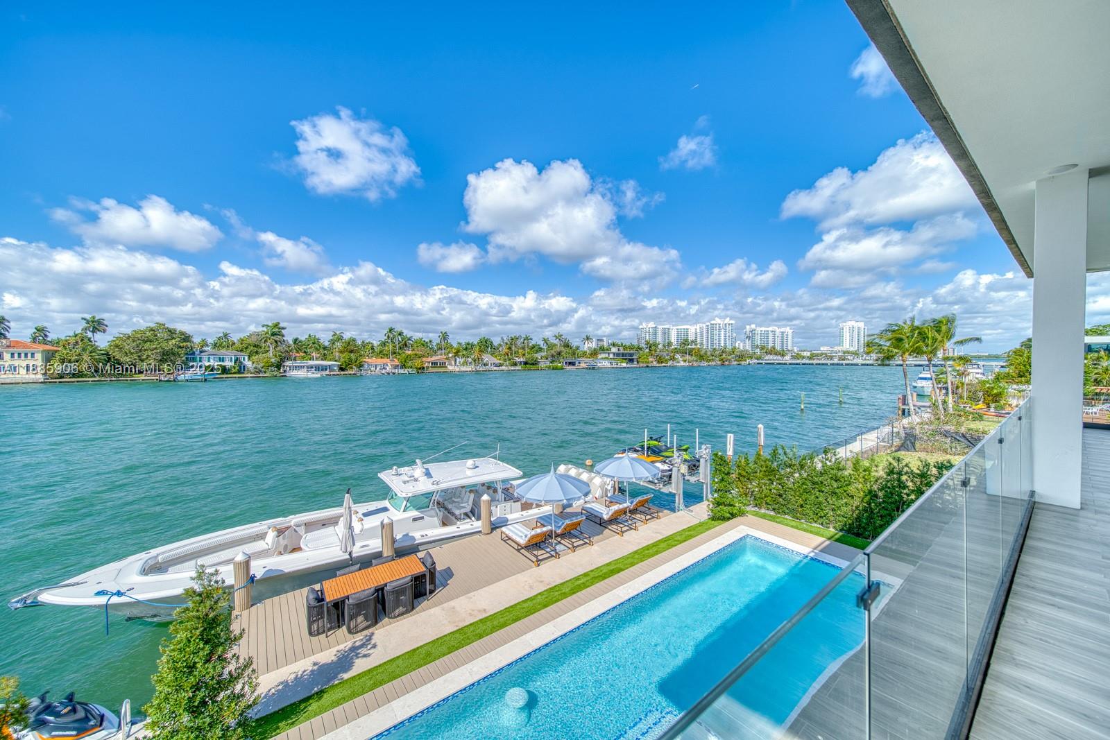 TREASURE ISLAND - Residential