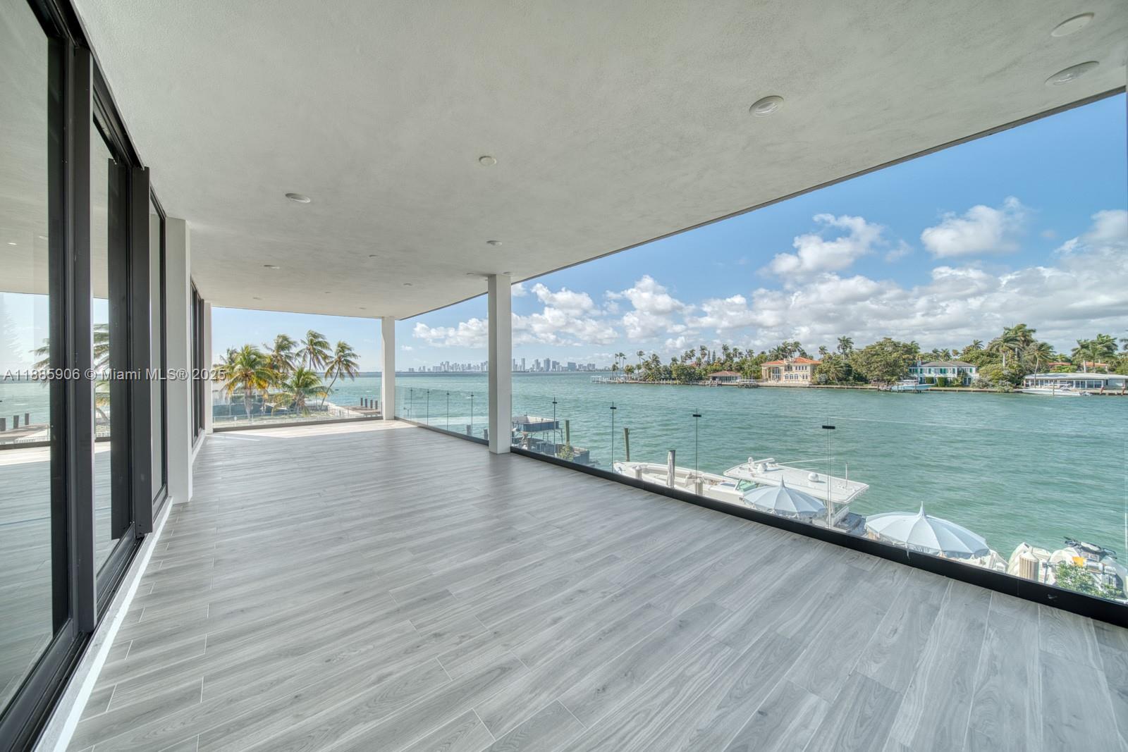 TREASURE ISLAND - Residential