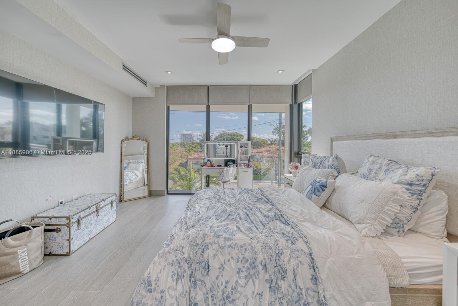 TREASURE ISLAND - Residential