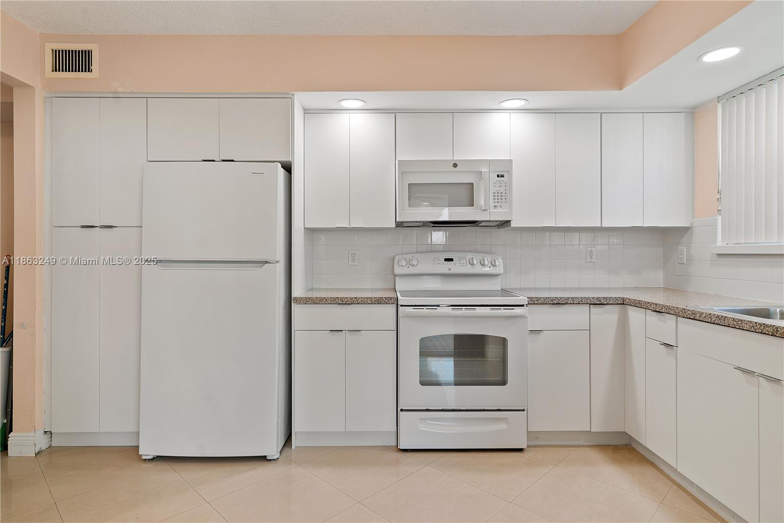 KEYS GATE CONDO NO TWO - Residential