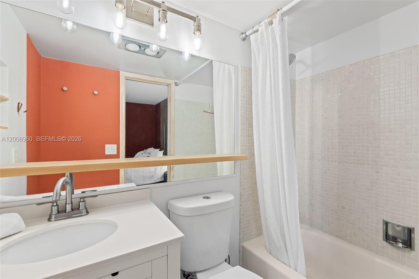 CAMBRIDGE F CONDO - Residential
