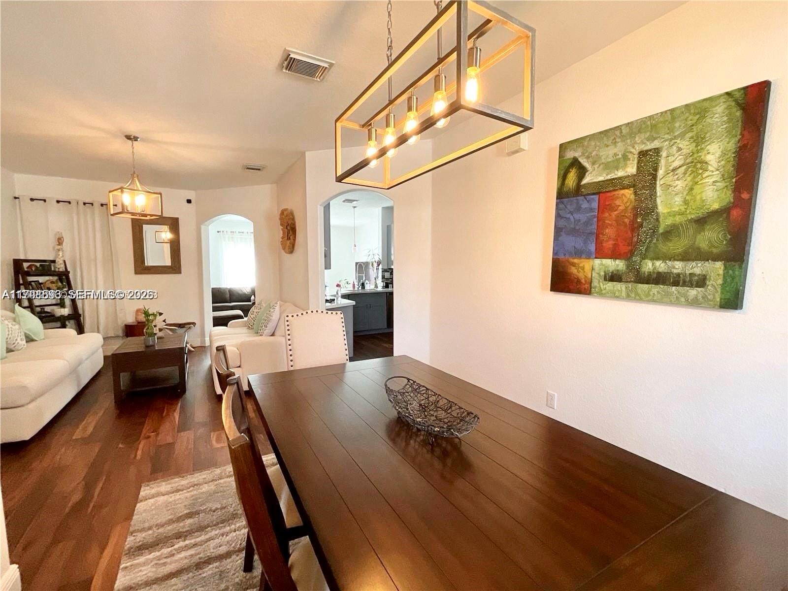 DORAL ISLES NORTH SEC ONE - Residential