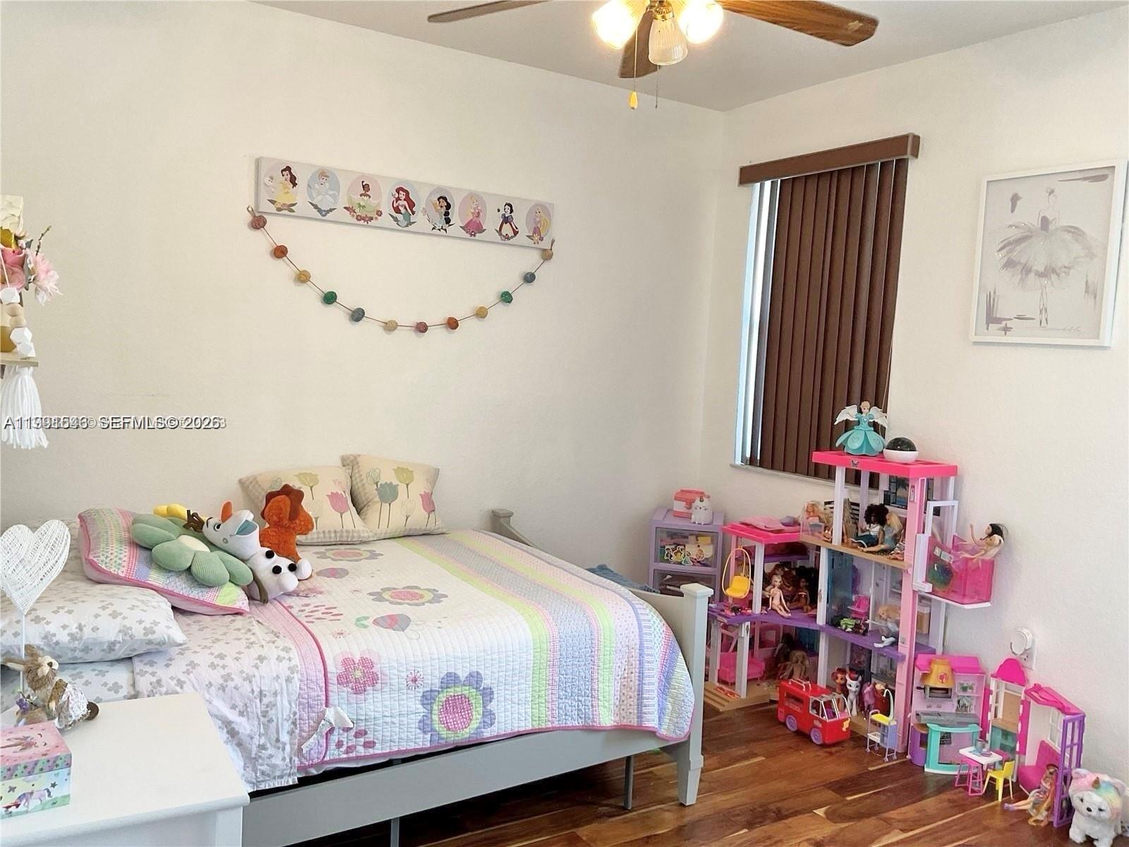 DORAL ISLES NORTH SEC ONE - Residential