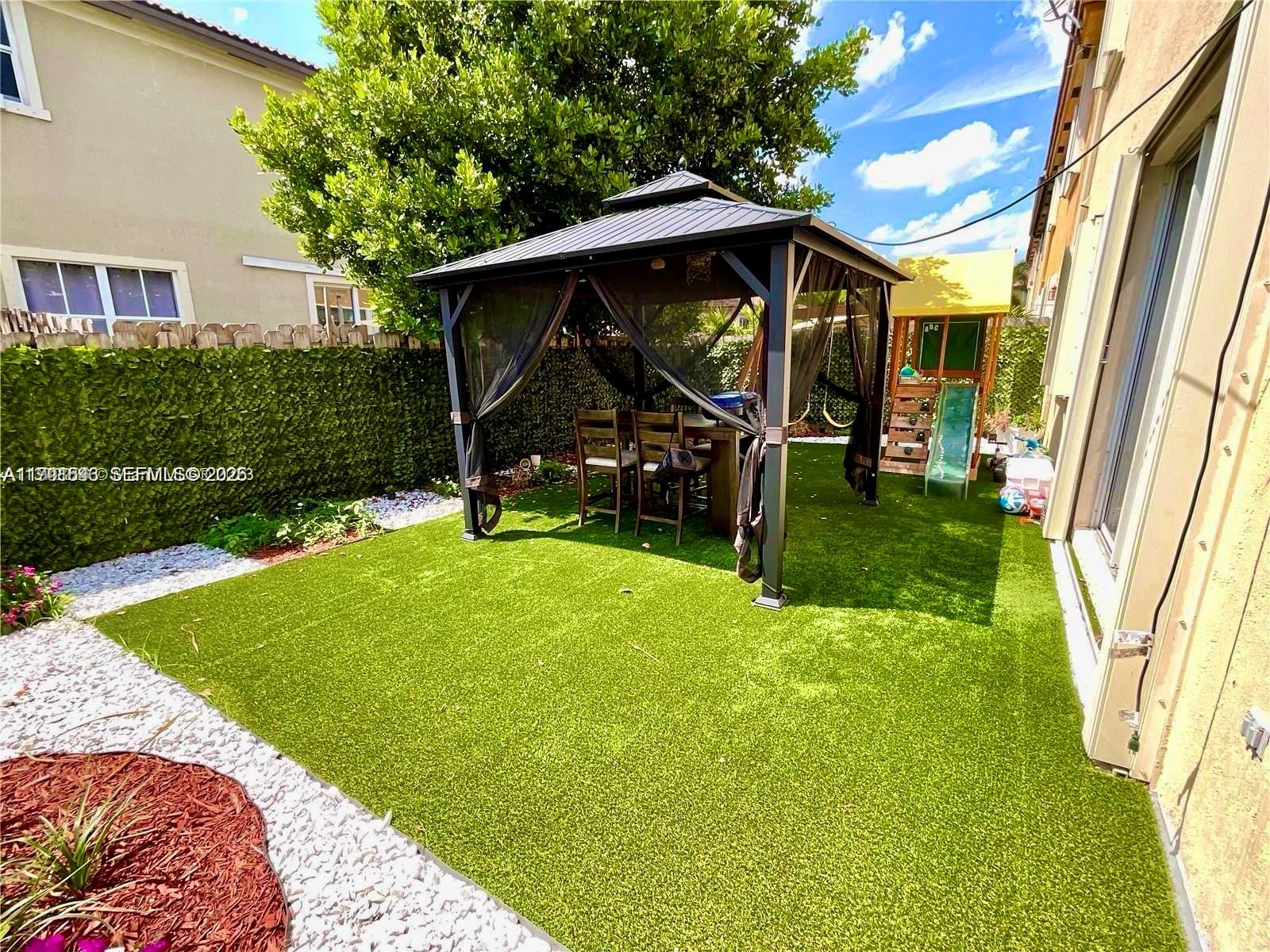 DORAL ISLES NORTH SEC ONE - Residential