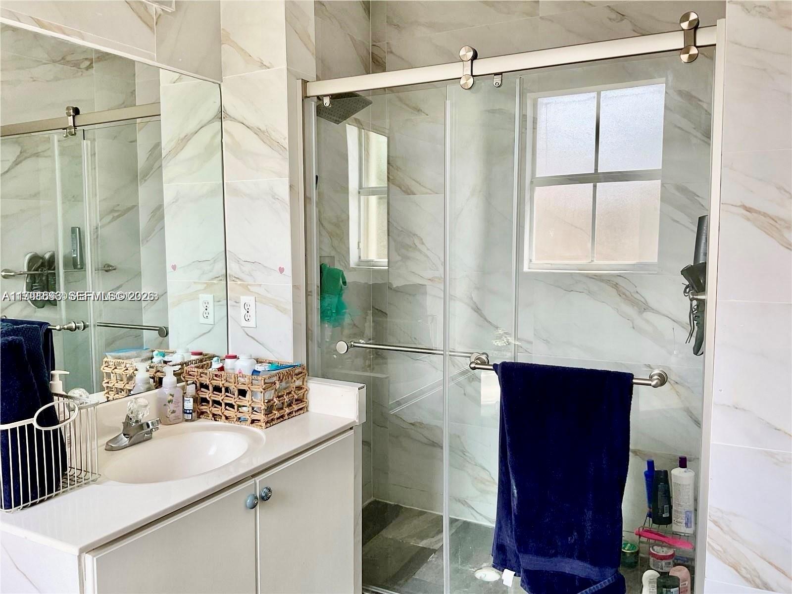 DORAL ISLES NORTH SEC ONE - Residential