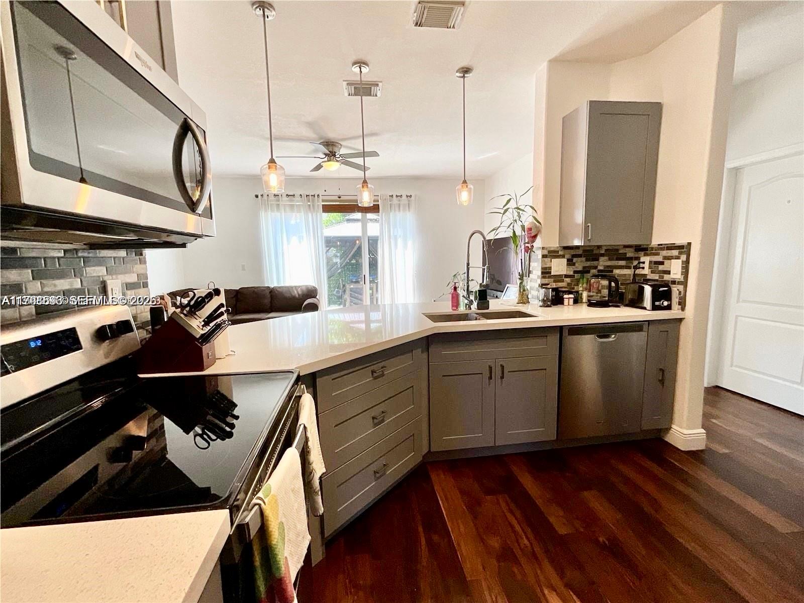 DORAL ISLES NORTH SEC ONE - Residential