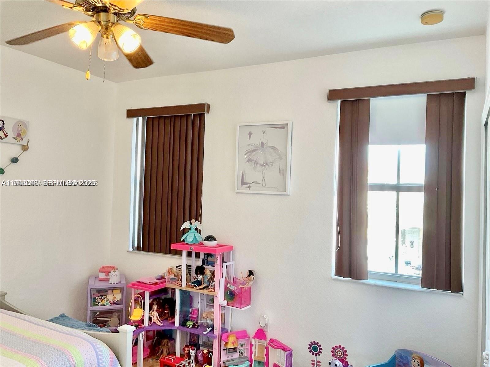 DORAL ISLES NORTH SEC ONE - Residential