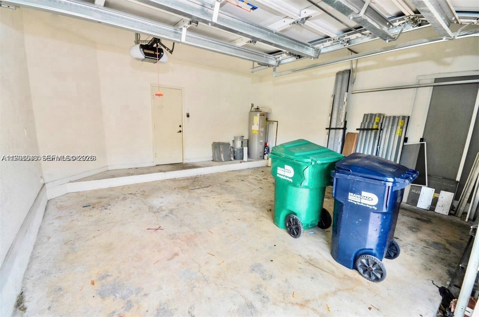 DORAL ISLES NORTH SEC ONE - Residential