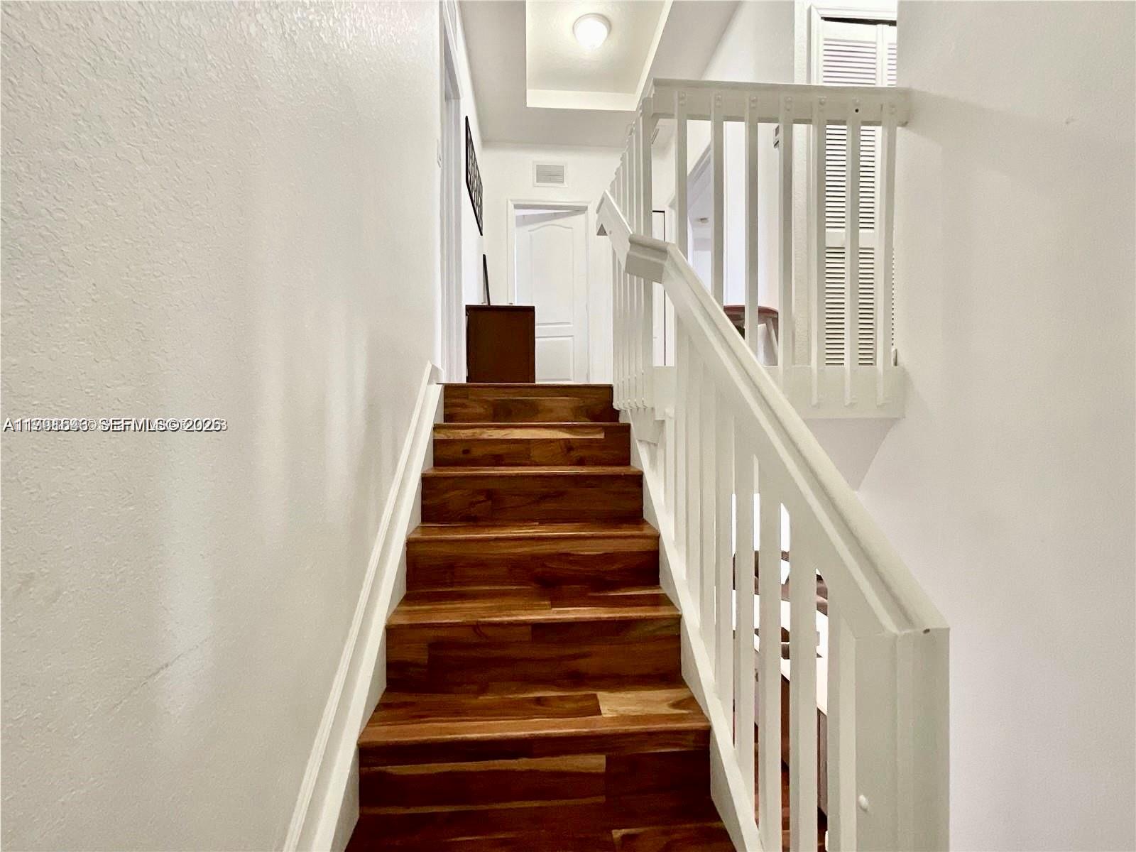 DORAL ISLES NORTH SEC ONE - Residential