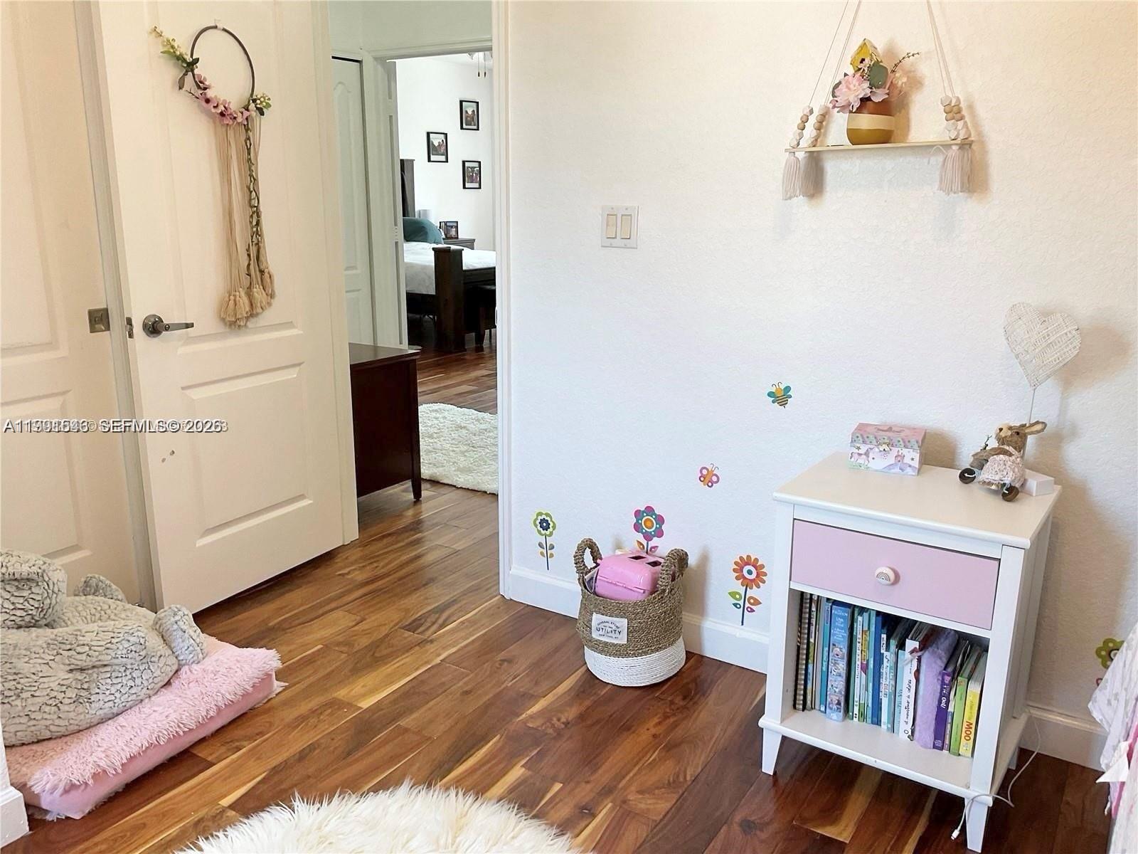 DORAL ISLES NORTH SEC ONE - Residential