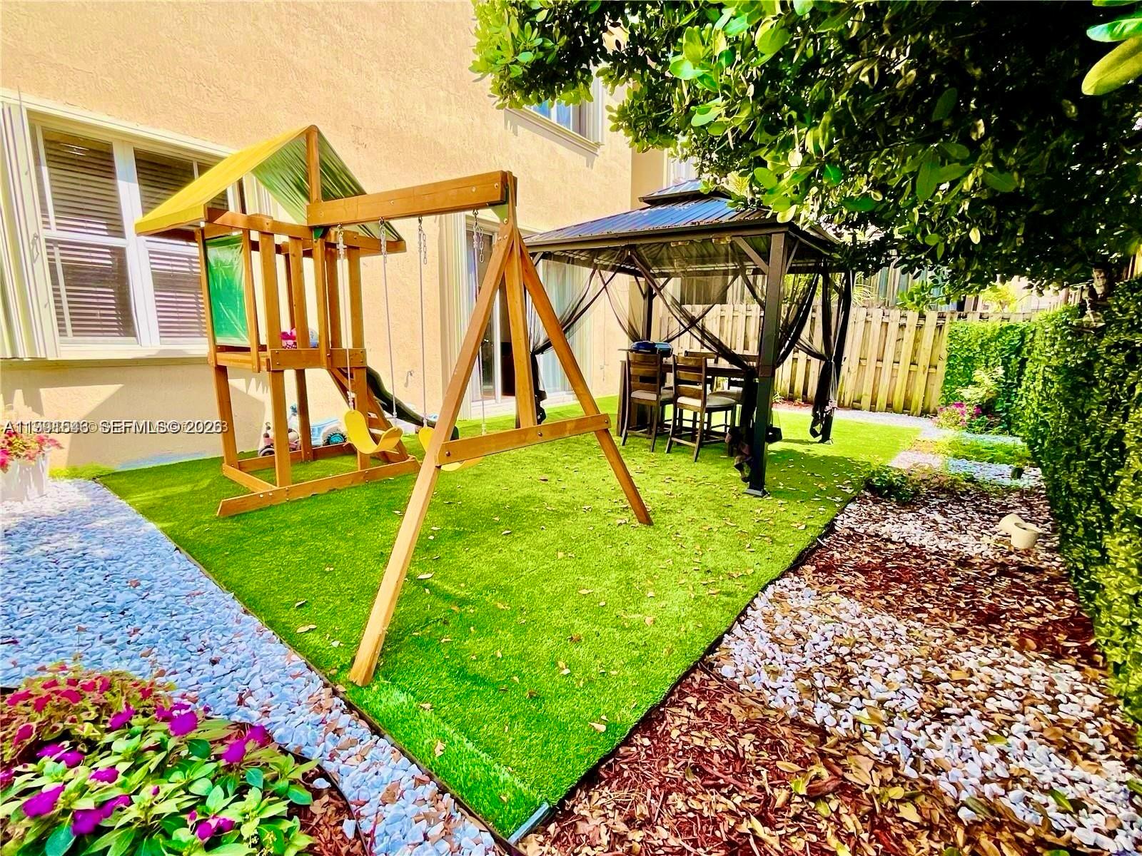 DORAL ISLES NORTH SEC ONE - Residential