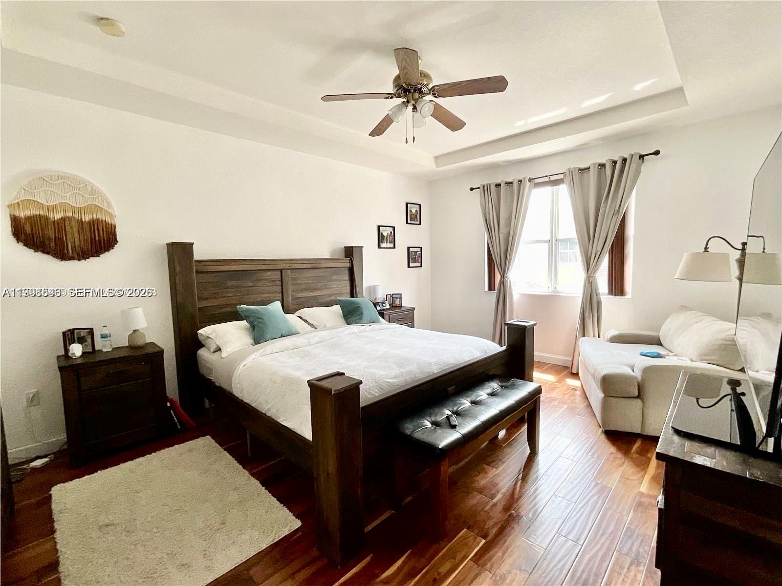 DORAL ISLES NORTH SEC ONE - Residential