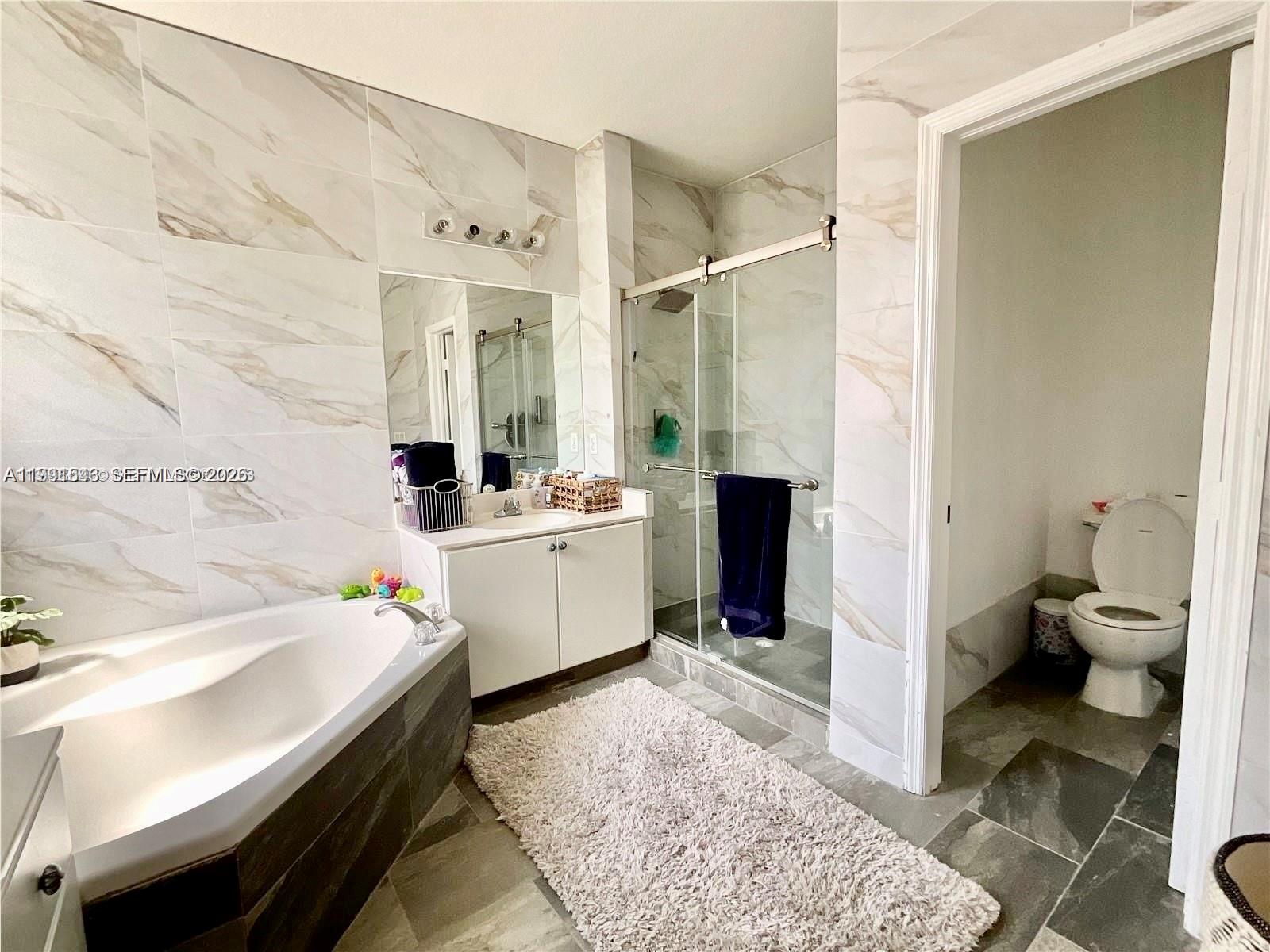 DORAL ISLES NORTH SEC ONE - Residential