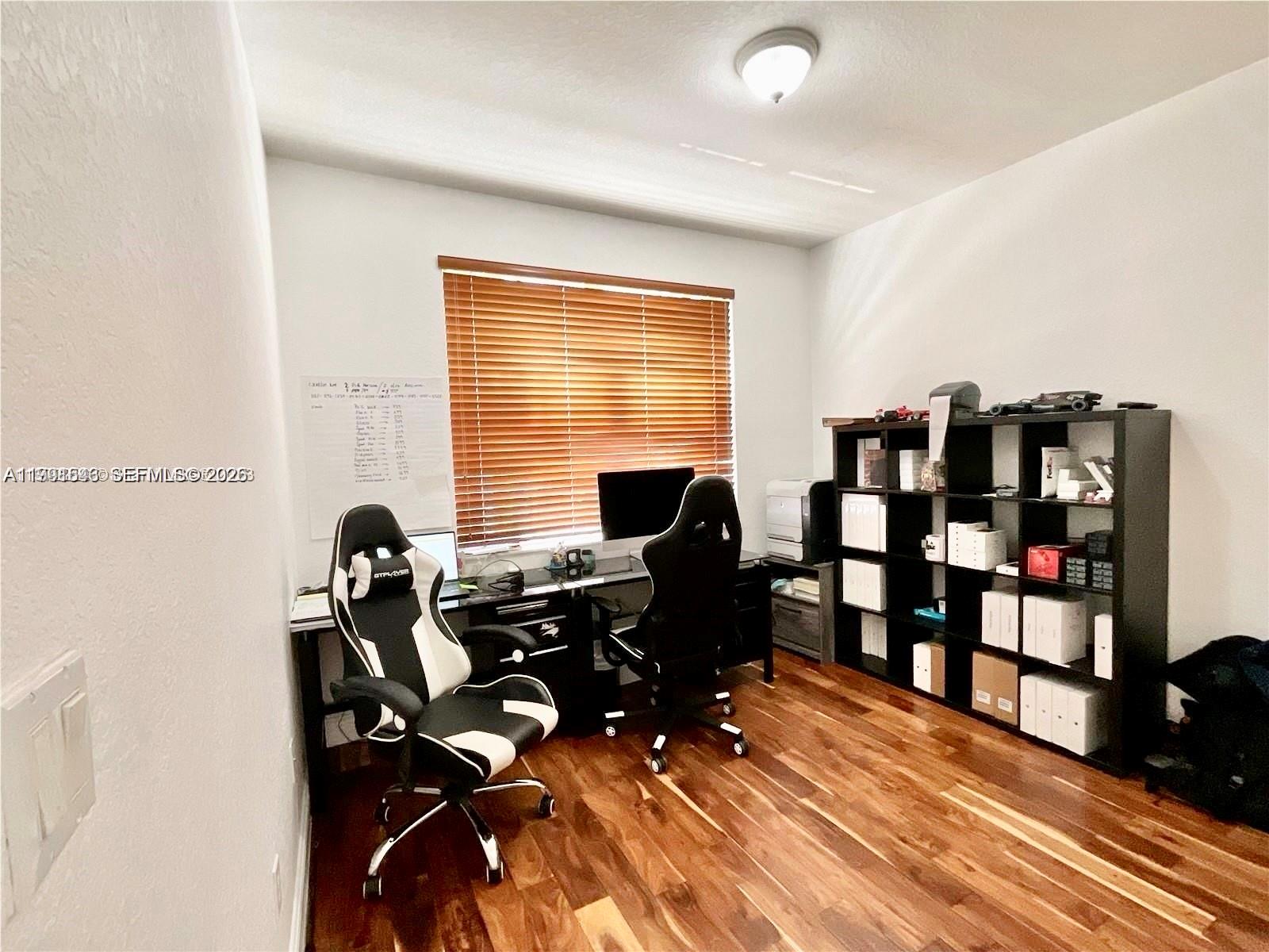 DORAL ISLES NORTH SEC ONE - Residential