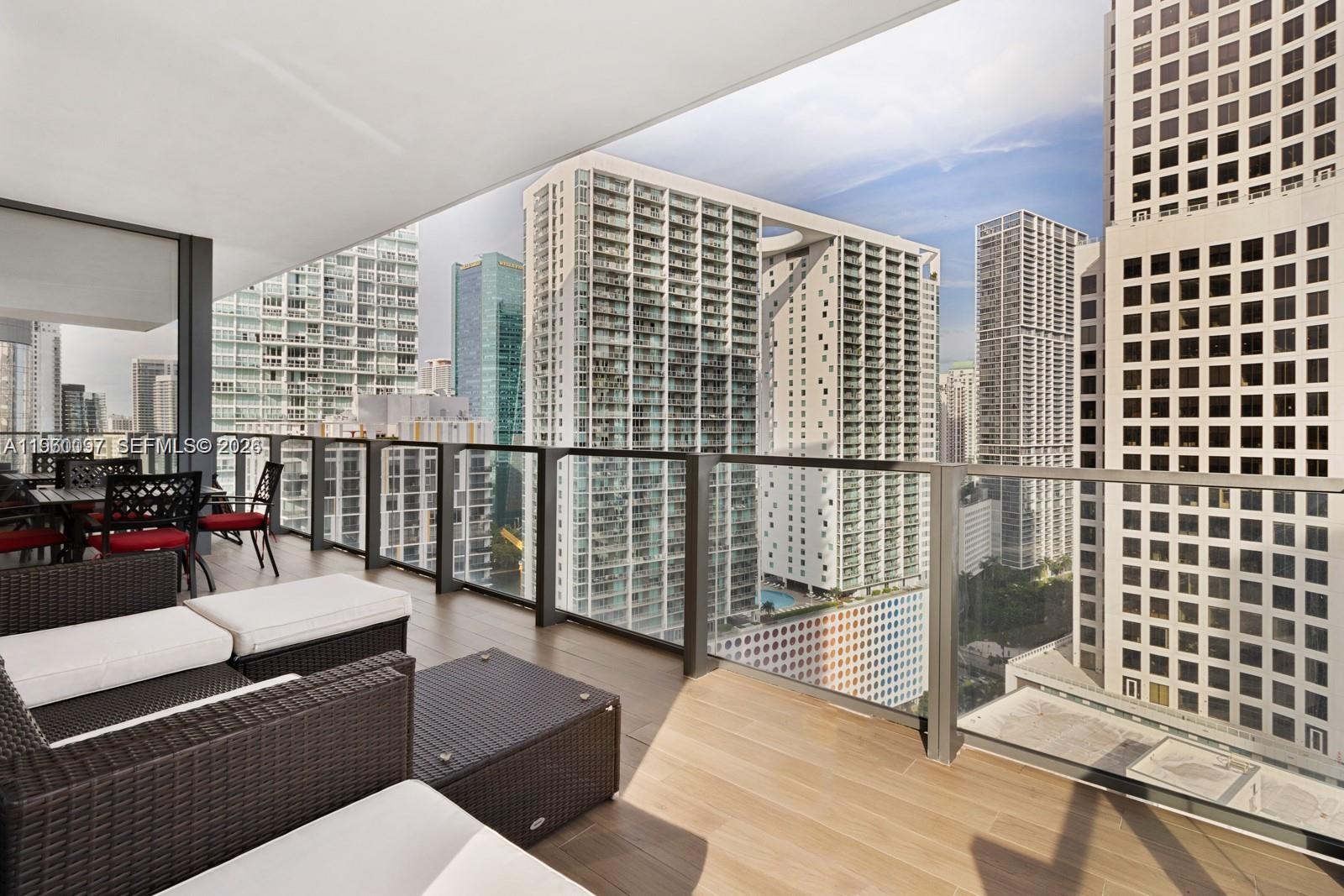 REACH CONDO - Residential