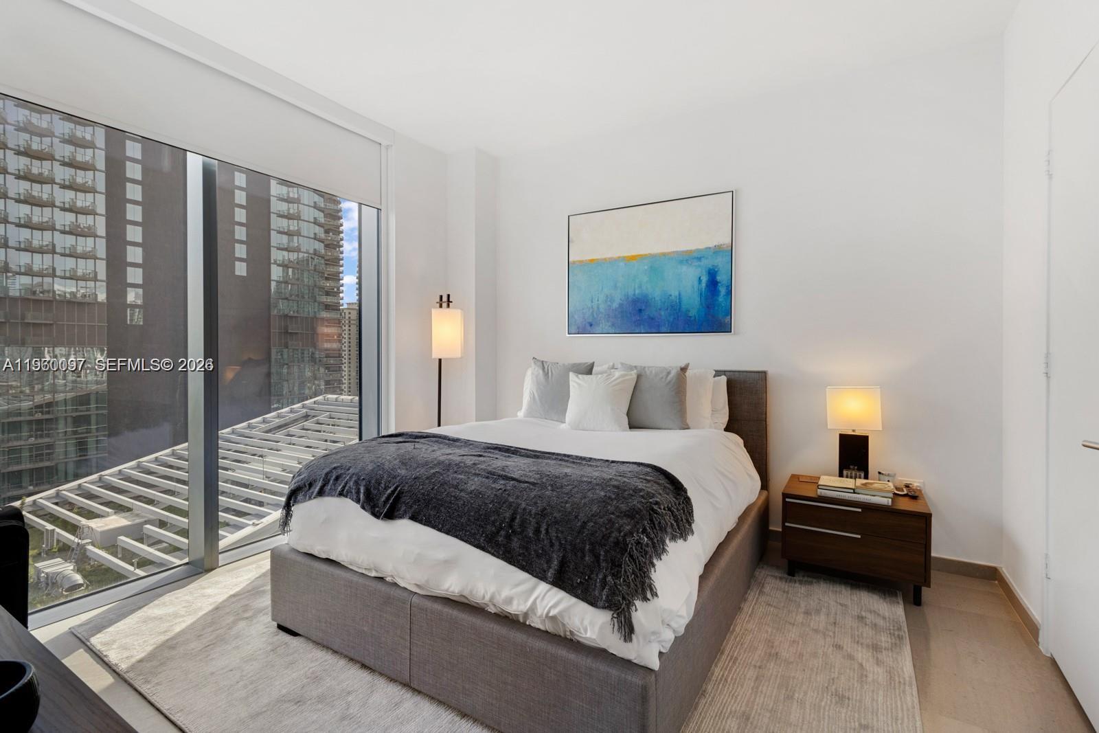 REACH CONDO - Residential