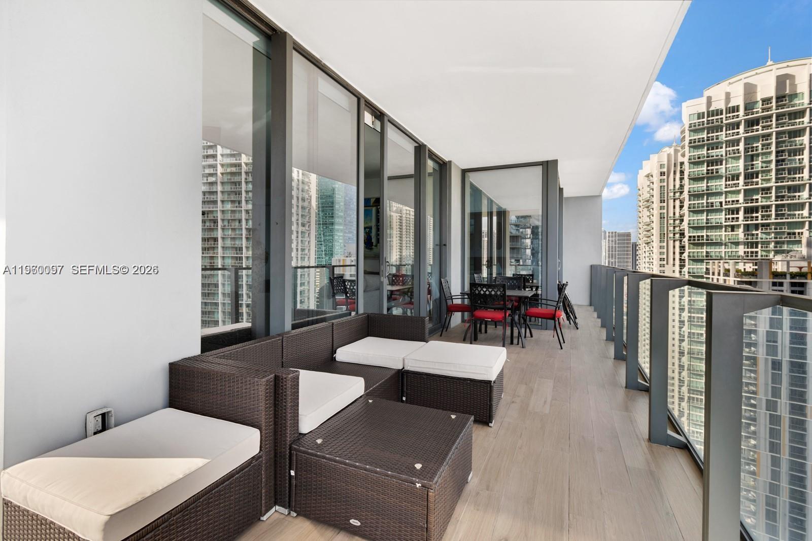 REACH CONDO - Residential