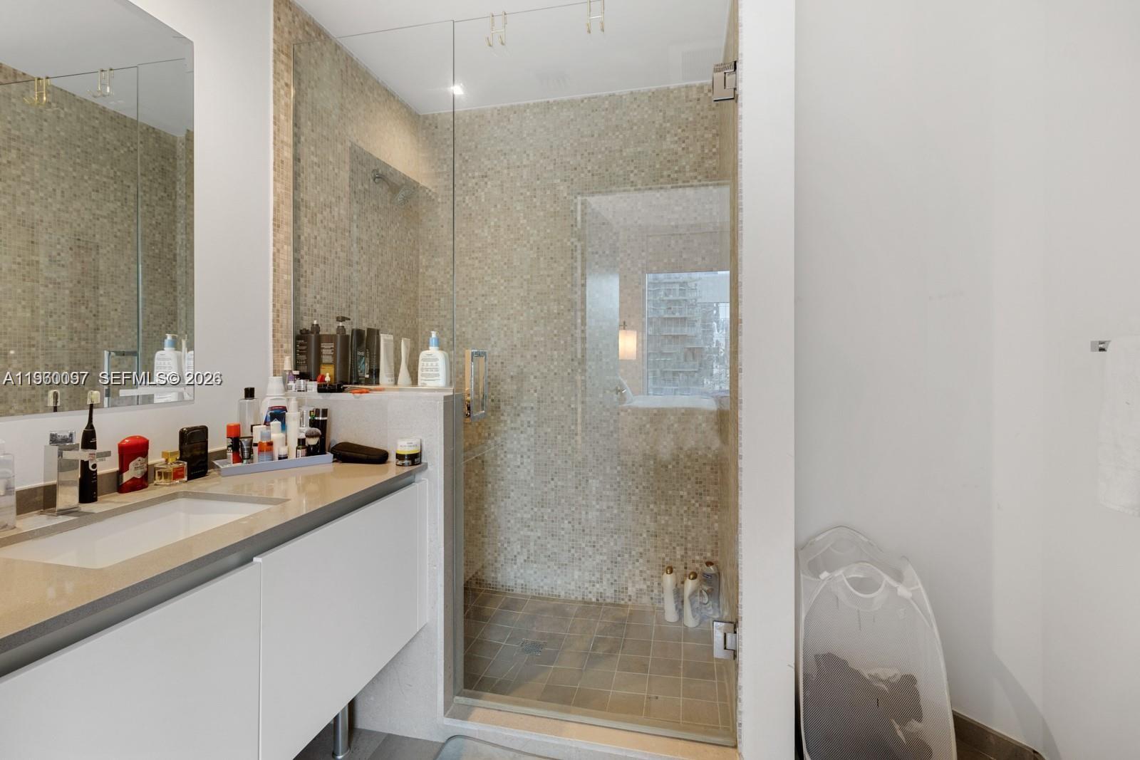 REACH CONDO - Residential