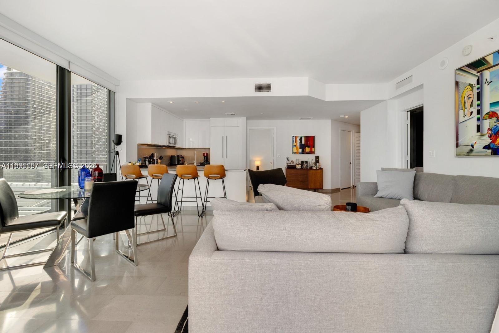 REACH CONDO - Residential