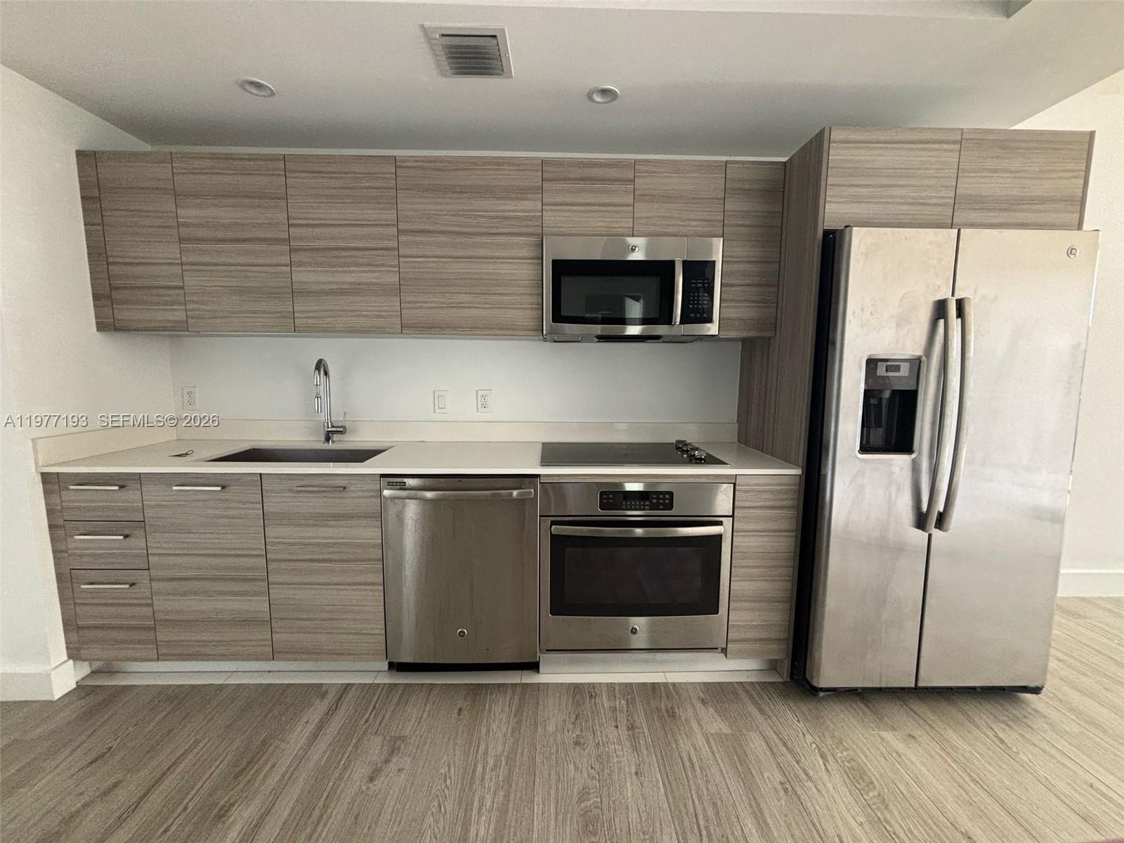 3401 MIDTOWN CONDO - Residential