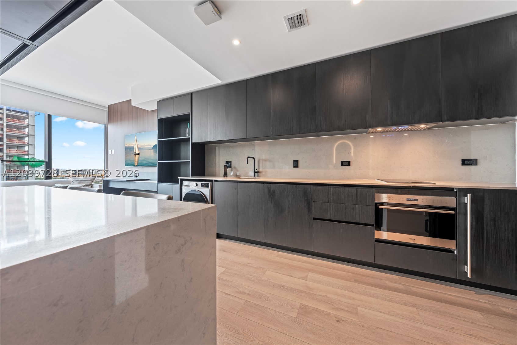 20 NE 11th St 2211