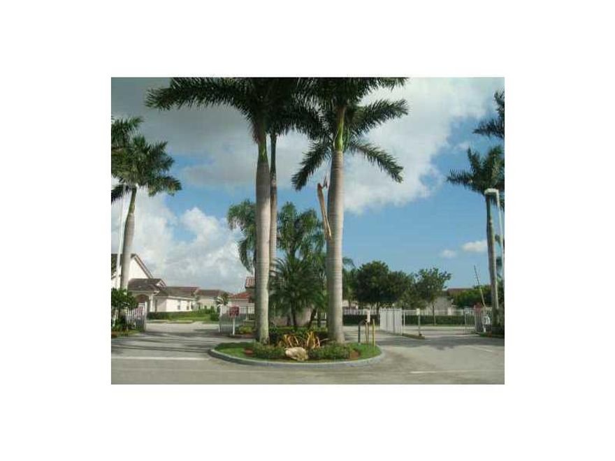 COZY TOWNHOUSE!3/2.5.FULLY TILED 1ST FLOOR NEW LAMINATED FLOORING SECOND FLOOR.GATED COMMUNITY,SECURITY,POOL,PLAY AREA.CLOSE TO RESTAURANTS,TURNPIKE,HOSPITAL AND SCHOOLS.EASY TO SHOW-G TO SHOWING ASSIT FOR INSTRUCTIONS.