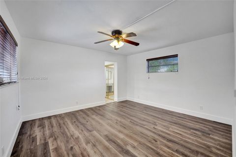 Single Family Residence in Hollywood FL 5408 Madison St St 40.jpg